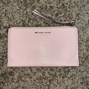 Micheal Kors Zipper Clutch Wallet